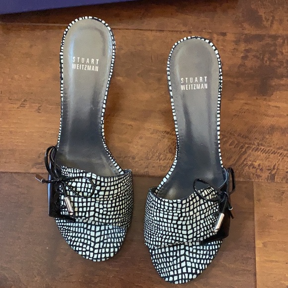 Stuart Weitzman ‘Tablet’ Bow Slide - Picture 4 of 7